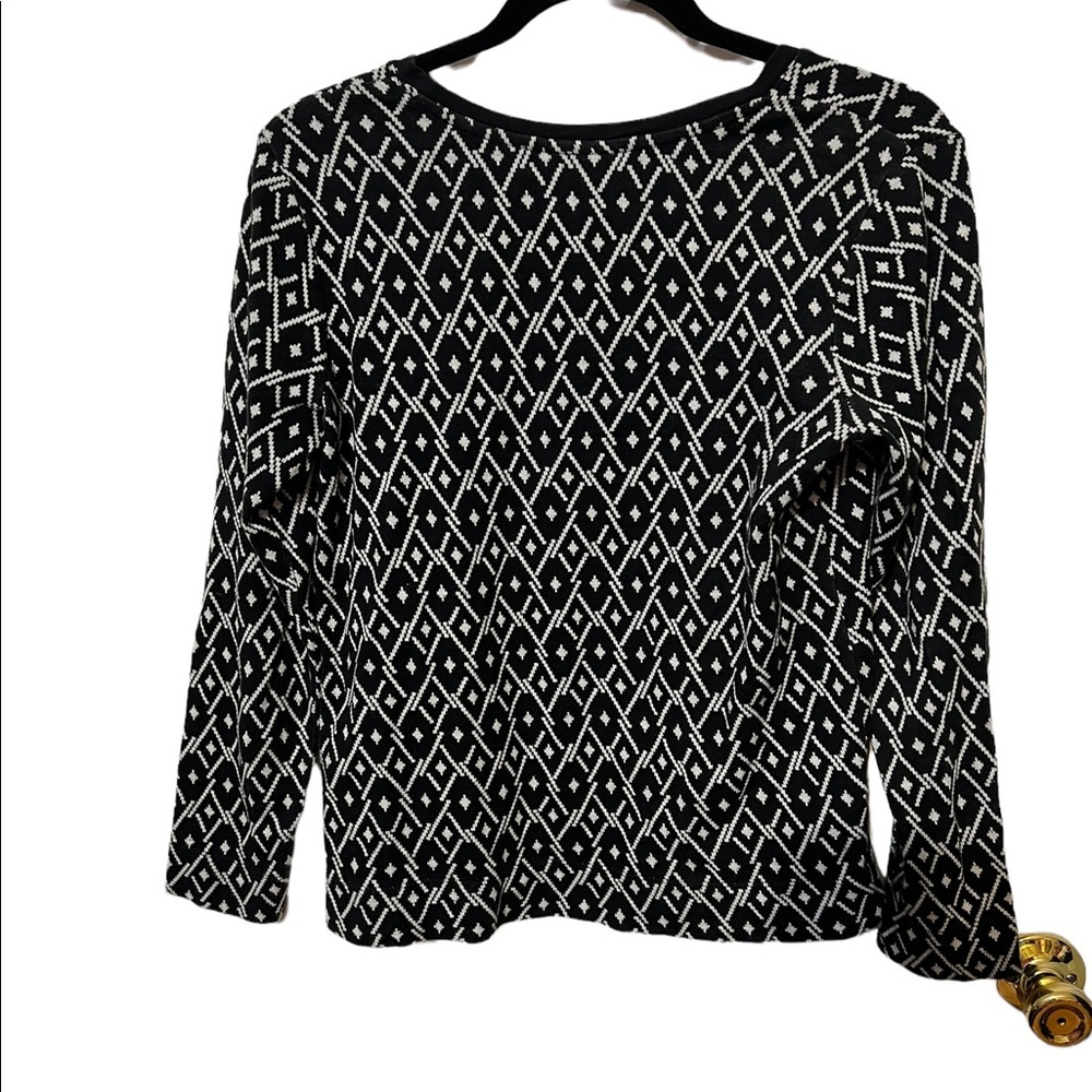 J. Jill long Sleeve Black and White Sweater Top Kangaroo Pocket Size Small - Picture 2 of 5